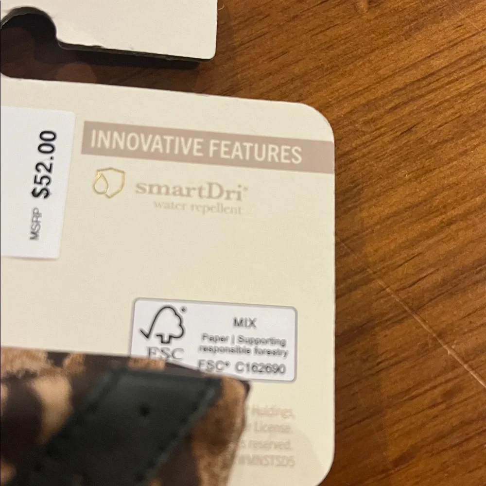 Isotoner Leopard Gloves Smart Dri Water Repellent Smart Torch Women’s Size S/M - Picture 6 of 8